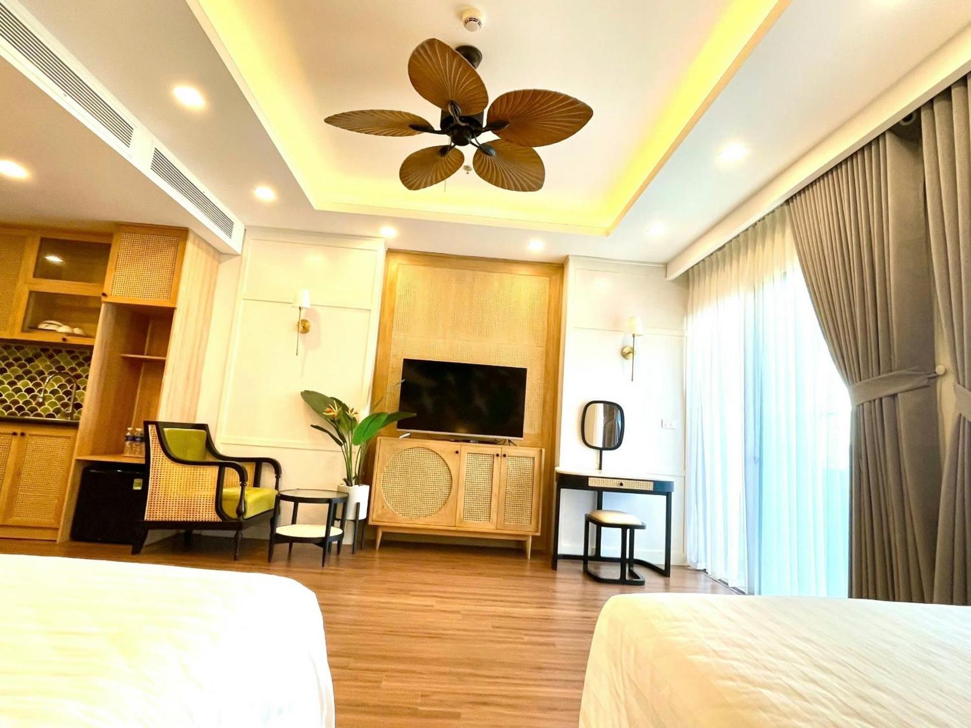 Tony Apartment -Flc Sea Tower Куинён Экстерьер фото