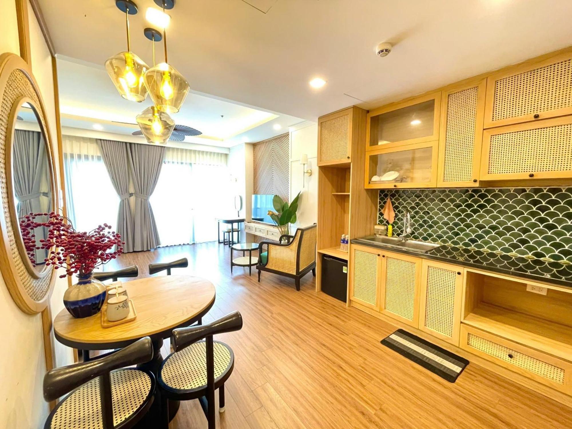 Tony Apartment -Flc Sea Tower Куинён Экстерьер фото