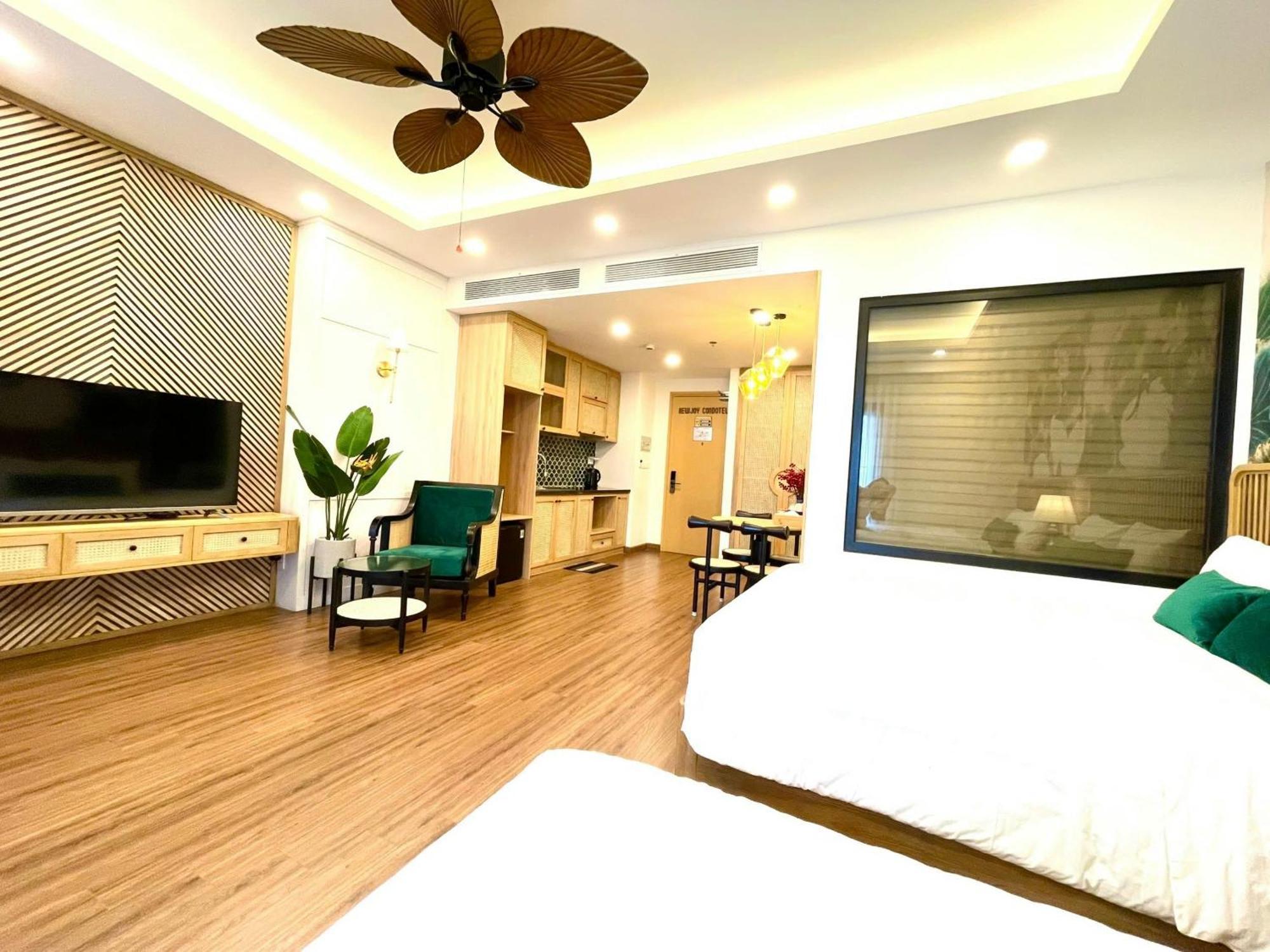 Tony Apartment -Flc Sea Tower Куинён Экстерьер фото