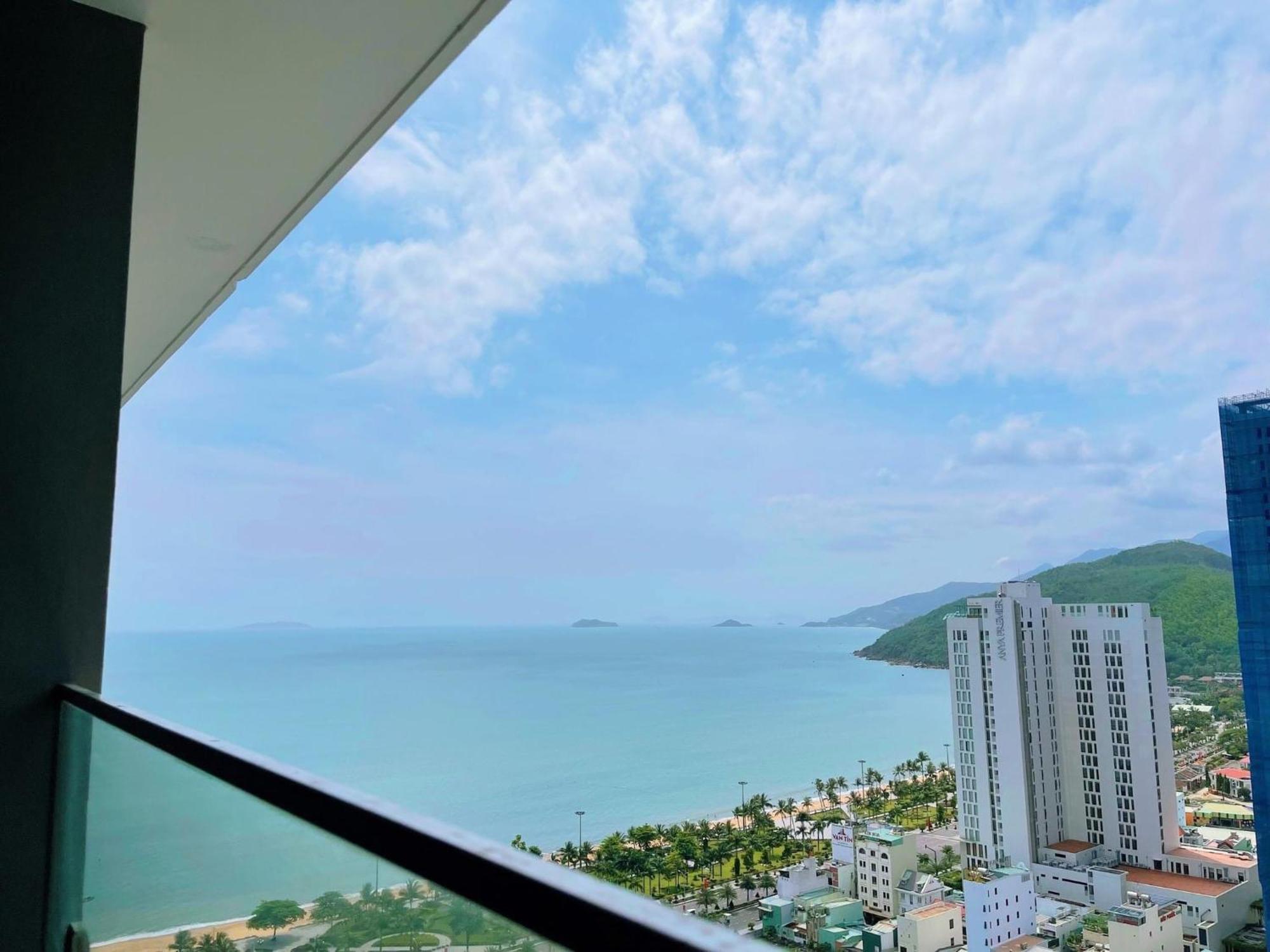 Tony Apartment -Flc Sea Tower Куинён Экстерьер фото